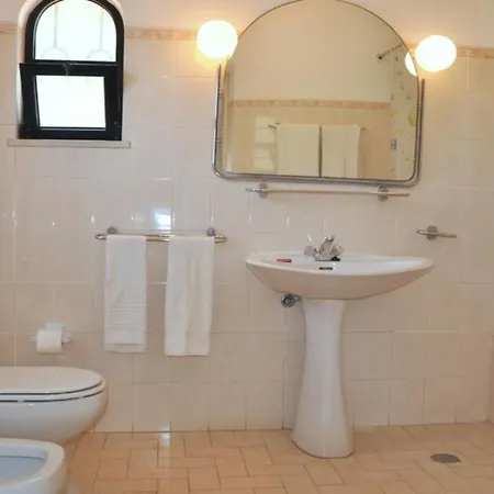 Residential Area, Private Pool, On-Site Parking, Free Ac Wi-Fi *